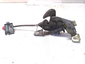 Volkswagen Transporter T4 (1990–2003) Hood latch - 3
