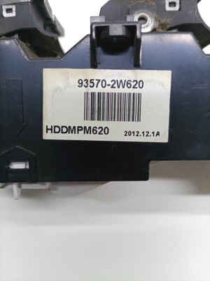 Hyundai Santa Fe (2012–2018) Fensterheberschalter vorne 935702W620 - 4