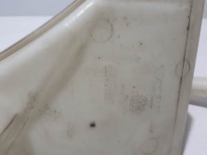 VOLVO XC90 (2015–2024) Front washer fluid reservoir 31349385 - 3