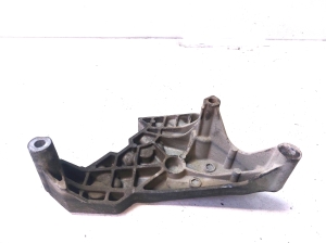 Volkswagen Golf Plus Mk5 (2004–2008) Engine bracket 03G199207F - 4