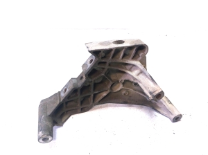 Volkswagen Golf Plus Mk5 (2004–2008) Engine bracket 03G199207F - 5