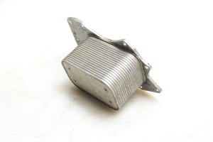 AUDI A4 B7 (2004–2008) Õlijahuti 059117021J - 2
