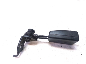 Volkswagen Golf Plus Mk5 (2004–2008) Aizmugurējā drošības jostas sprādze 5M0857753B - 4
