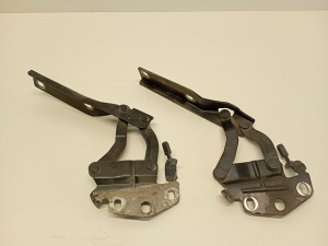 Volkswagen Passat B7 (2010–2014) Hood hinge 3AA823302 - 2