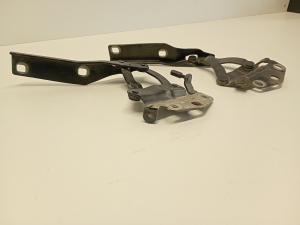 Volkswagen Passat B7 (2010–2014) Hood hinge 3AA823302 - 3