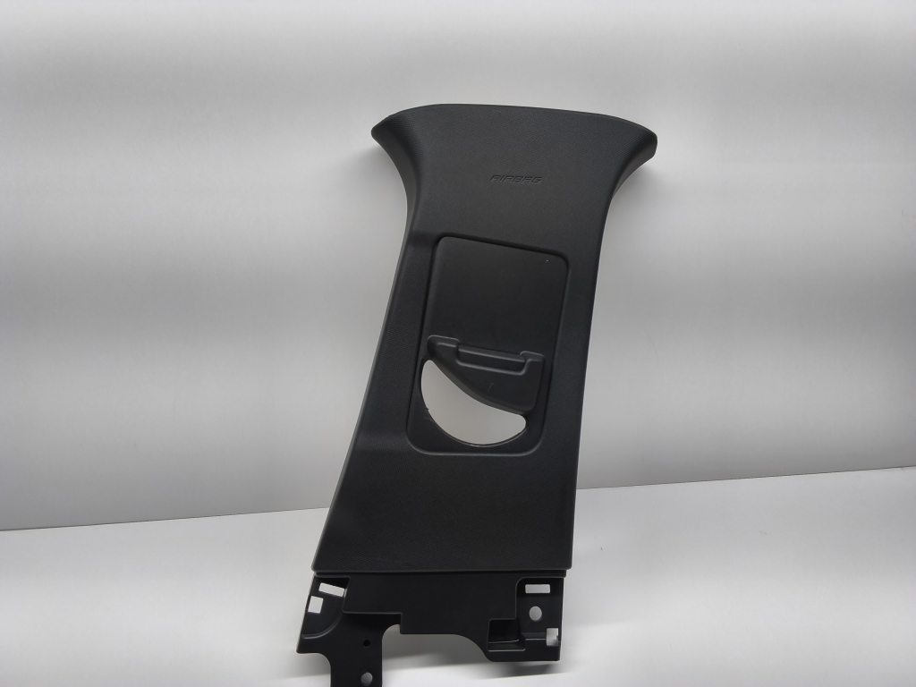 Ford Mustang Mach-E Mach-E (2020–2026) Keskpiilari siseviimistlus LJ8BR24592BCW Ford Mustang Mach-E Mach-E (2020–2026) Keskpiilari siseviimistlus LJ8BR24592BCW