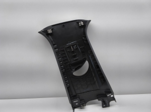 Ford Mustang Mach-E Mach-E (2020–2026) Keskpiilari siseviimistlus LJ8BR24592BCW - 4