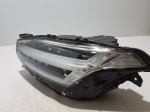 VOLVO XC90 (2015–2024) Headlight 31468664 - 5