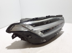 VOLVO XC90 (2015–2024) Esituli 31468583 - 3