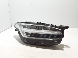   Headlight  - 31468583 