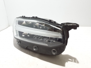 VOLVO XC90 (2015–2024) Esituli 31468583 - 9