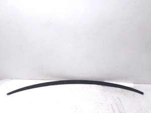 Volkswagen Golf Plus Mk5 (2004–2008) Hood molding 5M0853173B - 5