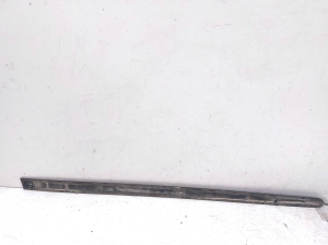 Volkswagen Golf Plus Mk5 (2004–2008) Esiukse liist 1K4853515C - 5
