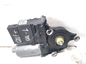 Hinterer Seitentür-Fensterhebermotor - 5M0839401B