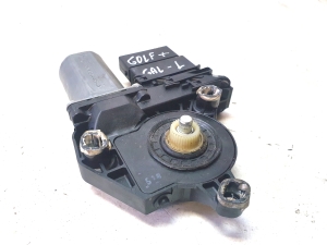 Volkswagen Golf Plus Mk5 (2004–2008) Rear side door window regulator motor 5M0839401B - 5