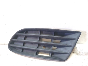 Volkswagen Golf Plus Mk5 (2004–2008) Front bumper lower grille 5M0853666 - 2