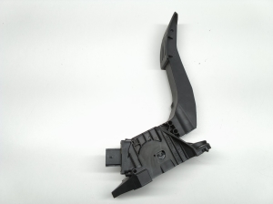   Gaspedal  - LJ9C9F836AB 