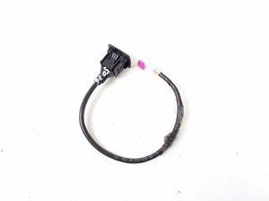 USB-Anschluss - A1728200515