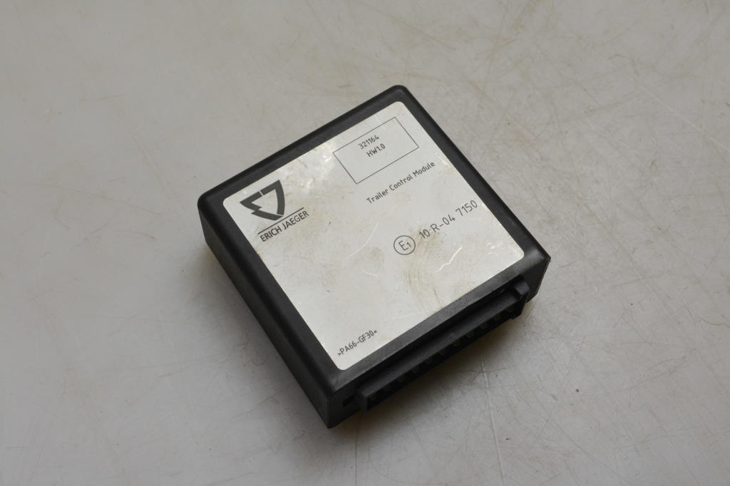 NISSAN Qashqai (2013–2021) Tow bar control module 321164 NISSAN Qashqai (2013–2021) Tow bar control module 321164