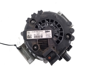 Mercedes Benz E-Class W212 (2009–2015) Alternator A0009062822 - 3