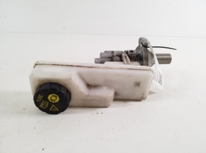 Volkswagen ID.4 I (2020–2026) Brake master cylinder 1EB614019A - 2