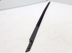 Front door outer window molding - 80000512