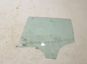 Rear side door glass - 80000157