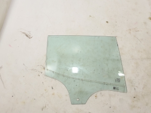 Rear side door glass - 80000163