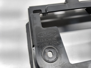Ford Mustang Mach-E Mach-E (2020–2026) Käigukangi viimistlus LJ8BR044H80 - 4