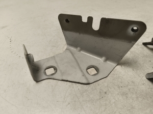 Opel Vivaro B (2014–2019) Front fender bracket - 3