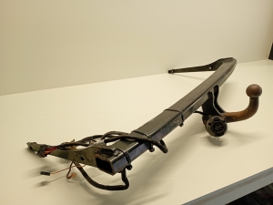 Volkswagen Passat B7 (2010–2014) Tow hitch and its parts 321821600001 - 3