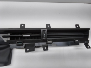 Ford Mustang Mach-E Mach-E (2020–2026) Armatuurlaua ventilatsioonivõred LJ8BR01412 - 2