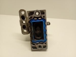 Volkswagen Passat B7 (2010–2014) Engine mount 1K0199262CR - 4