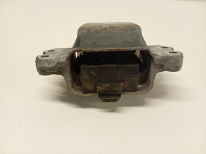 Volkswagen Passat B7 (2010–2014) Mootoripadi 1K0199555 - 4