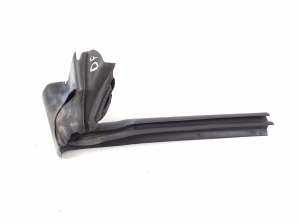 Rear quarter glass seal - A1726700838