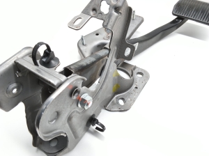 Ford Mustang Mach-E Mach-E (2020–2026) Piduripedaal LJ9C2D094AE - 3