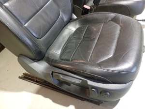 Volkswagen Passat B7 (2010–2014) Vordersitz und seine Teile - 10