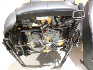 Volkswagen Passat B7 (2010–2014) Vordersitz und seine Teile - 12