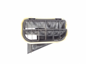   Aizmugurējā spārna ventilācijas reste  - A1728300042 