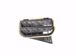 Aizmugurējā spārna ventilācijas reste - A1728300142