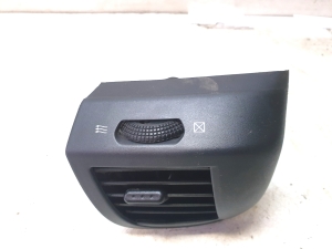 NISSAN Micra K12 (2002–2010) Dashboard air vent grilles 68761BC700 - 2