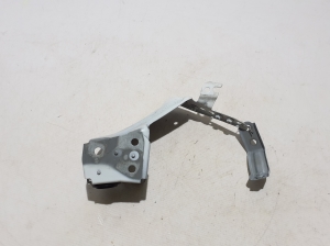 VOLVO EX30 I (2023–2026) Front fender bracket 8893257903 - 3