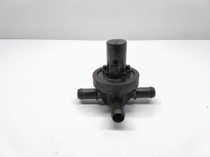 Pompe à eau auxiliaire - LU5A8C508AE