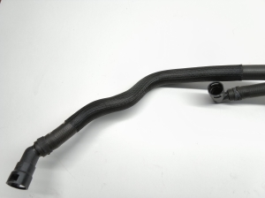 Ford Mustang Mach-E Mach-E (2020–2026) Jahutusradiaatori voolik LJ938B555CA - 2