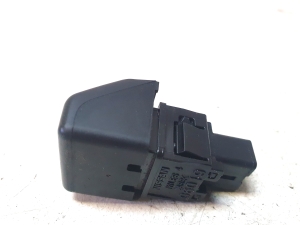 NISSAN Micra K12 (2002–2010) Hazard light switch 06019 - 5