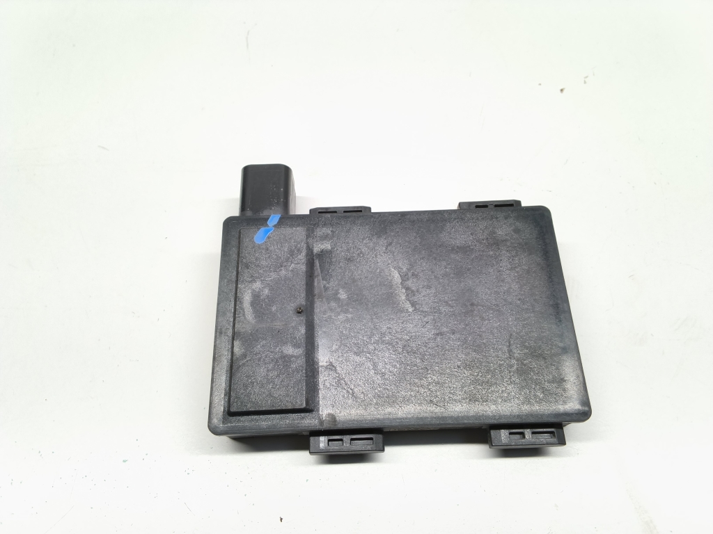 Ford Mustang Mach-E Mach-E (2020–2026) Pimeda nurga radar Distronic ML3T9G768AK Ford Mustang Mach-E Mach-E (2020–2026) Pimeda nurga radar Distronic ML3T9G768AK