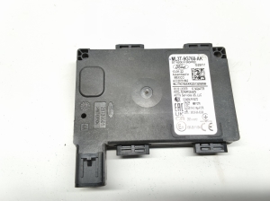 Ford Mustang Mach-E Mach-E (2020–2026) Pimeda nurga radar Distronic ML3T9G768AK - 2