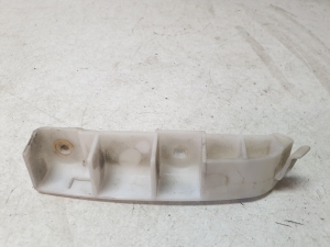 Rear bumper bracket - 85226AX600