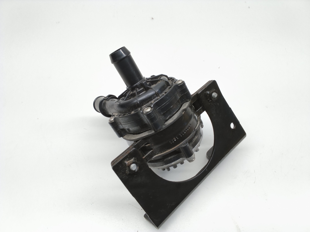 Ford Mustang Mach-E Mach-E (2020–2026) Tsirkulatsioonipump LJ938K577BC Ford Mustang Mach-E Mach-E (2020–2026) Tsirkulatsioonipump LJ938K577BC