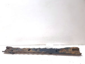 Radiator bracket